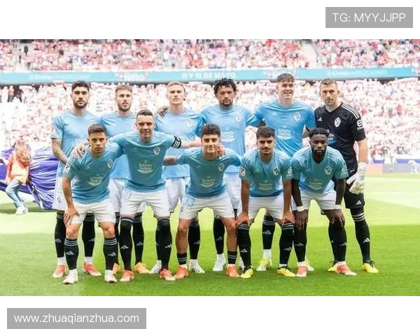 西甲赛场阿斯帕斯制造点球亲自主罚成功为球队打破僵局